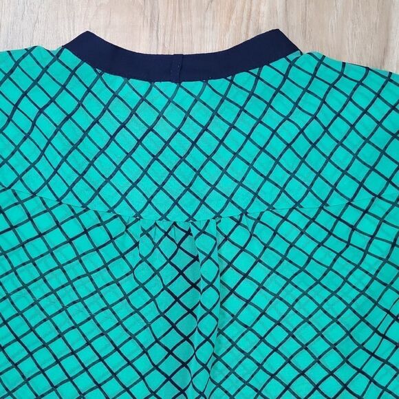 🔹️🔺️Liz Claiborne Green Windowpane Buttoned Long Sleeve Top Small - Picture 4 of 11